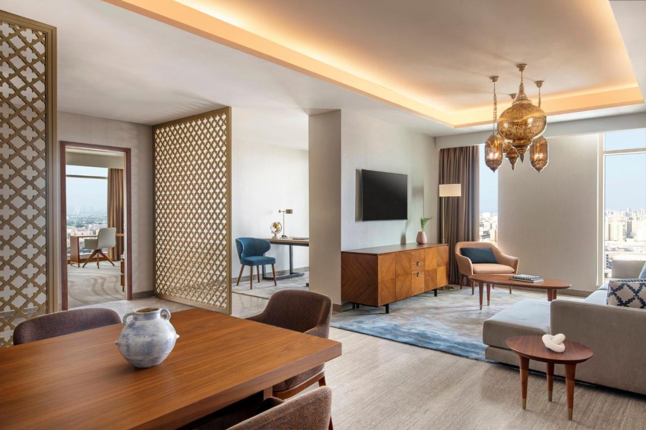 Abesq Doha Hotel And Residences, An Ihg Hotel Ngoại thất bức ảnh A suite at the hotel