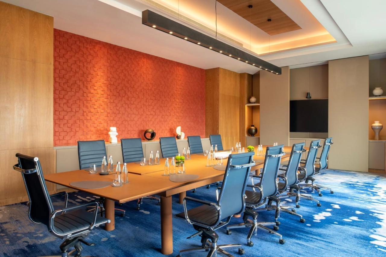 Abesq Doha Hotel And Residences, An Ihg Hotel Ngoại thất bức ảnh Meeting room