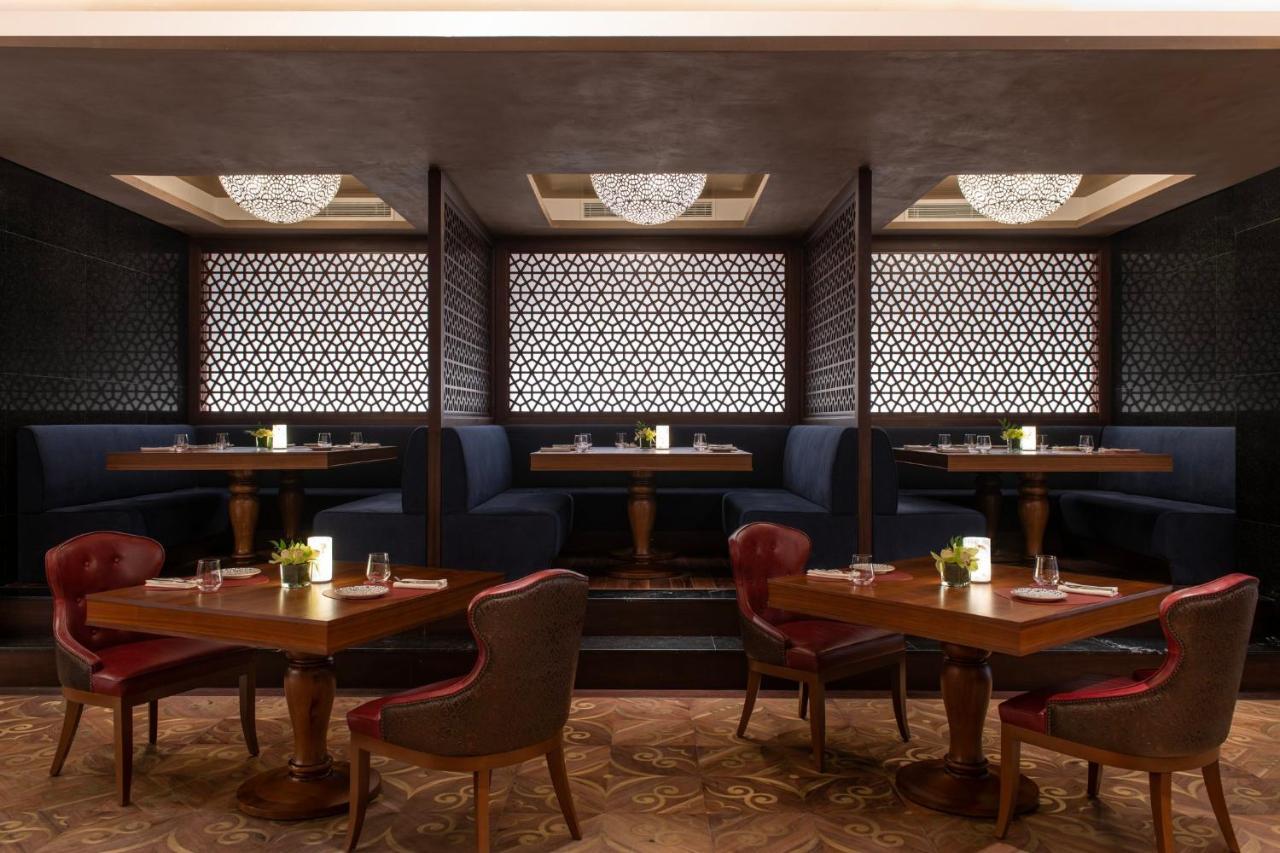 Abesq Doha Hotel And Residences, An Ihg Hotel Ngoại thất bức ảnh The interior of the restaurant