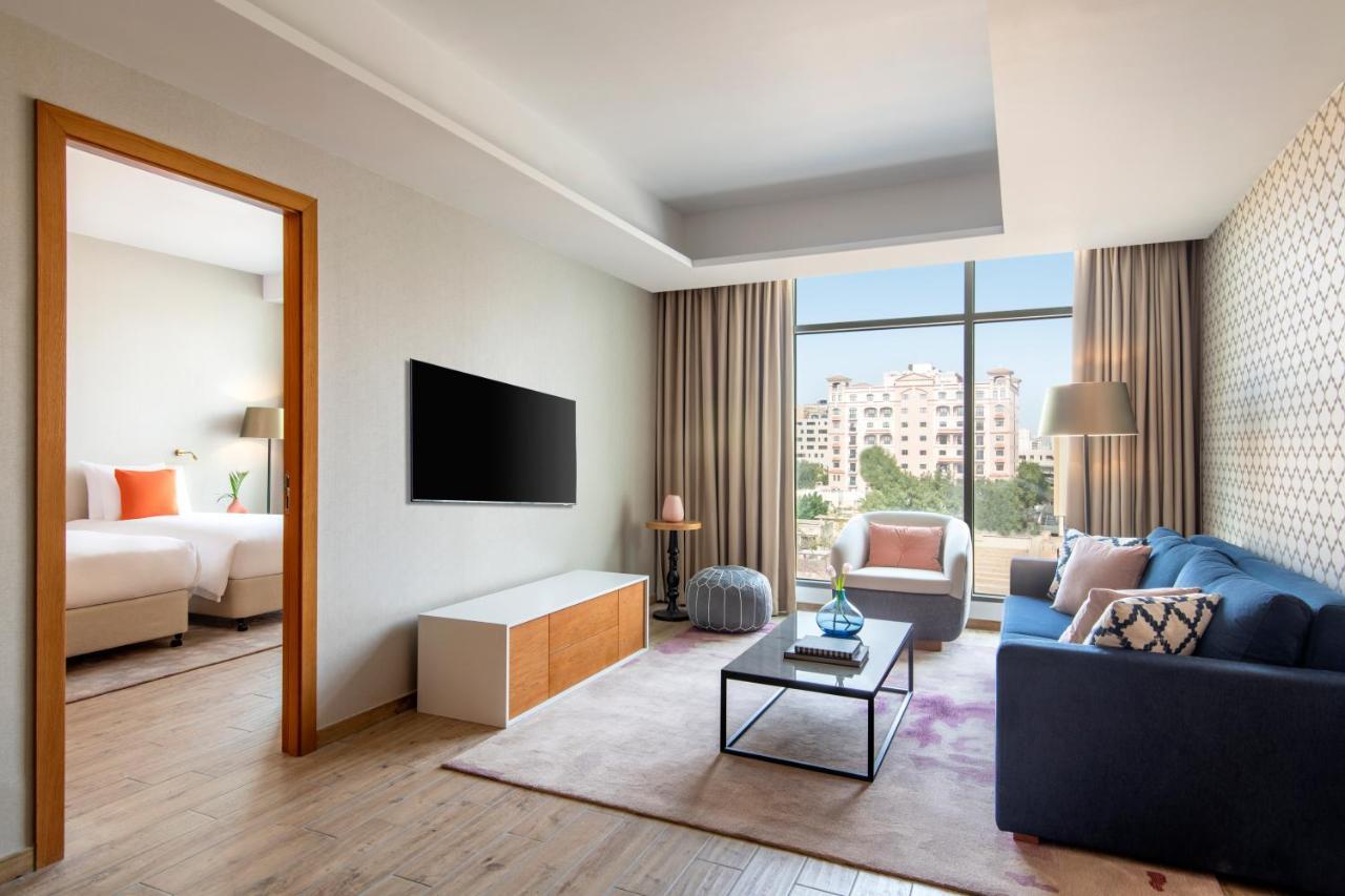 Abesq Doha Hotel And Residences, An Ihg Hotel Ngoại thất bức ảnh A suite at the hotel