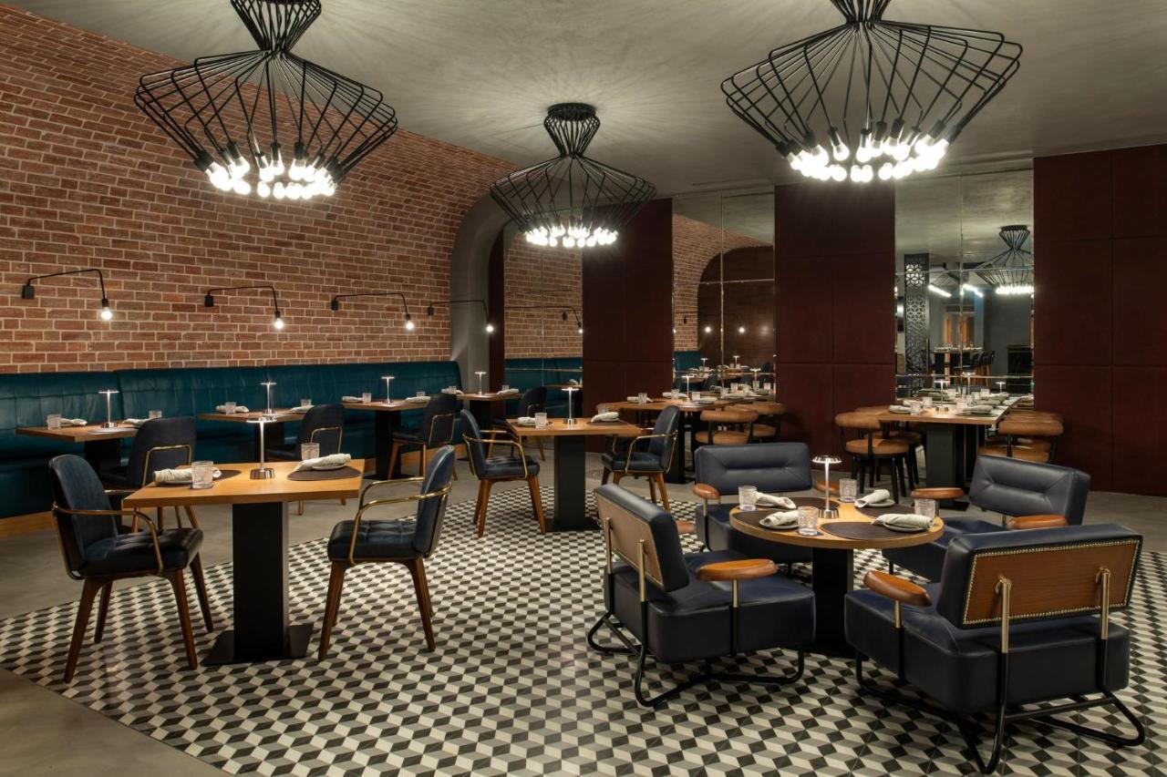 Abesq Doha Hotel And Residences, An Ihg Hotel Ngoại thất bức ảnh The interior of the restaurant