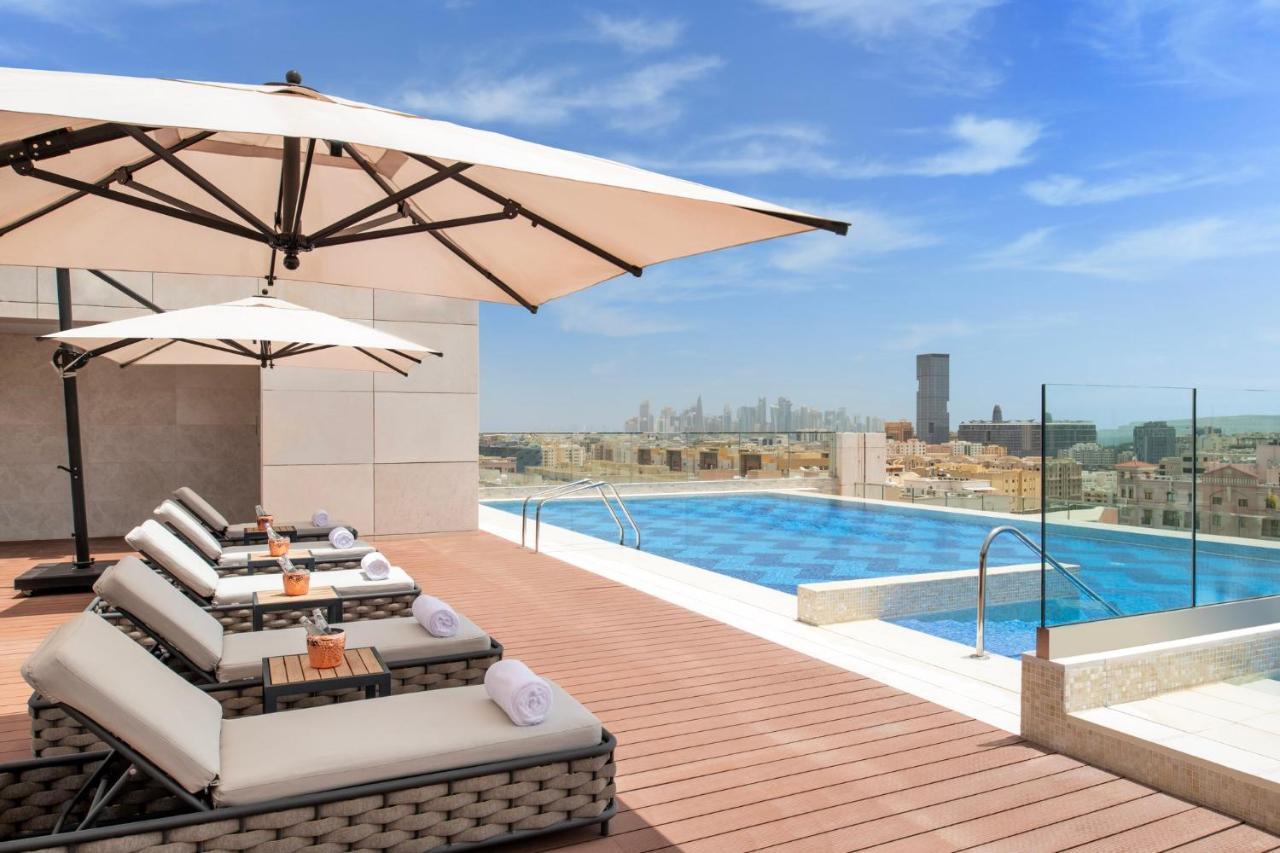 Abesq Doha Hotel And Residences, An Ihg Hotel Ngoại thất bức ảnh Rooftop pool