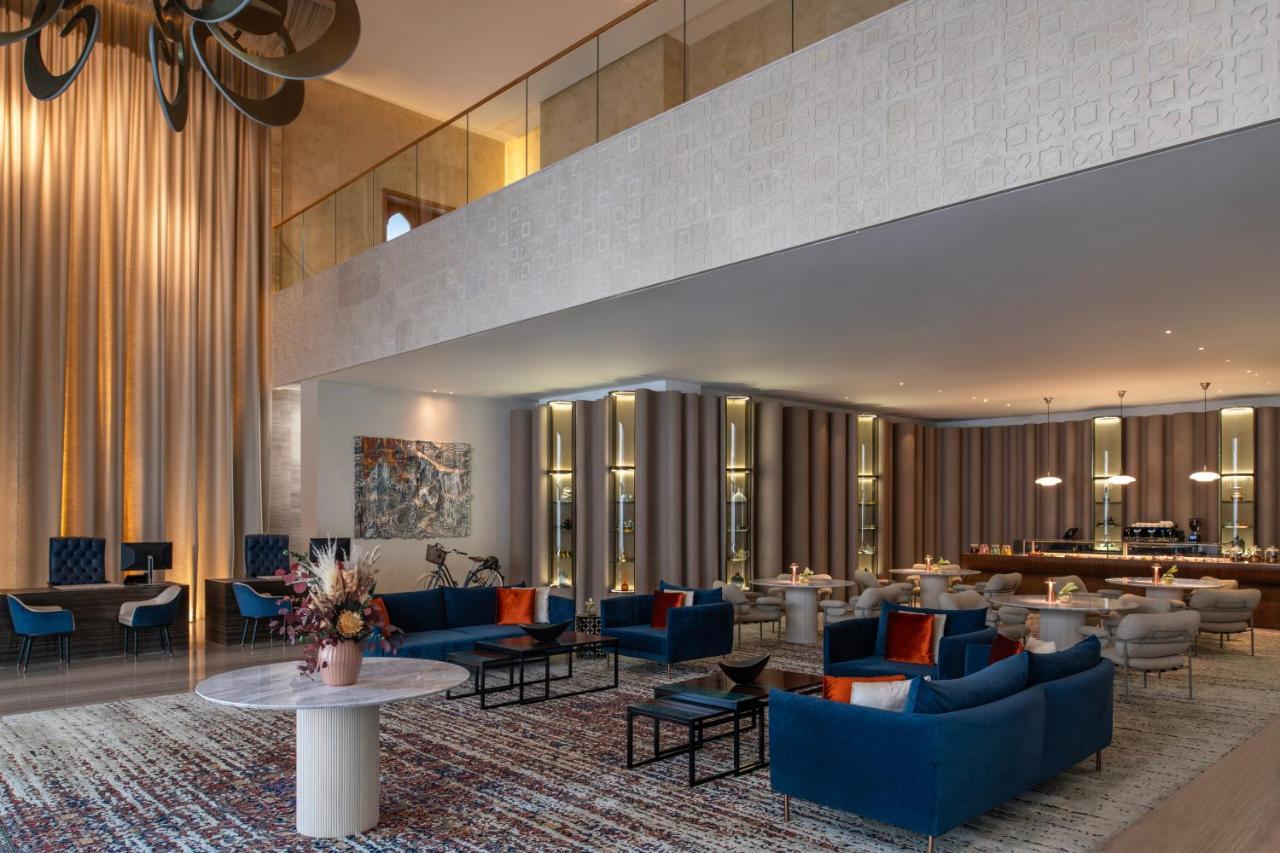 Abesq Doha Hotel And Residences, An Ihg Hotel Ngoại thất bức ảnh The lobby of the hotel