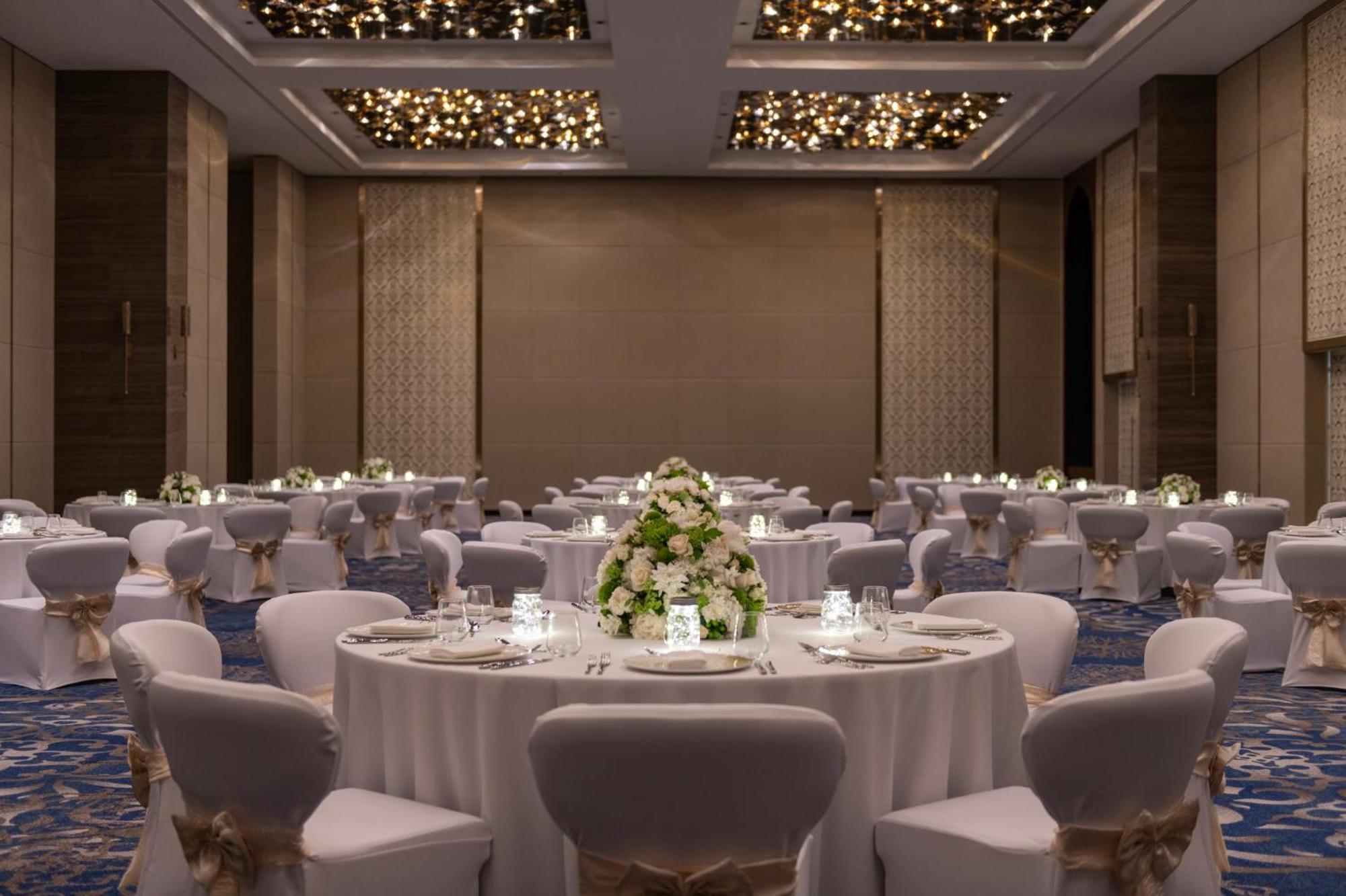Abesq Doha Hotel And Residences, An Ihg Hotel Ngoại thất bức ảnh The Grand Ballroom