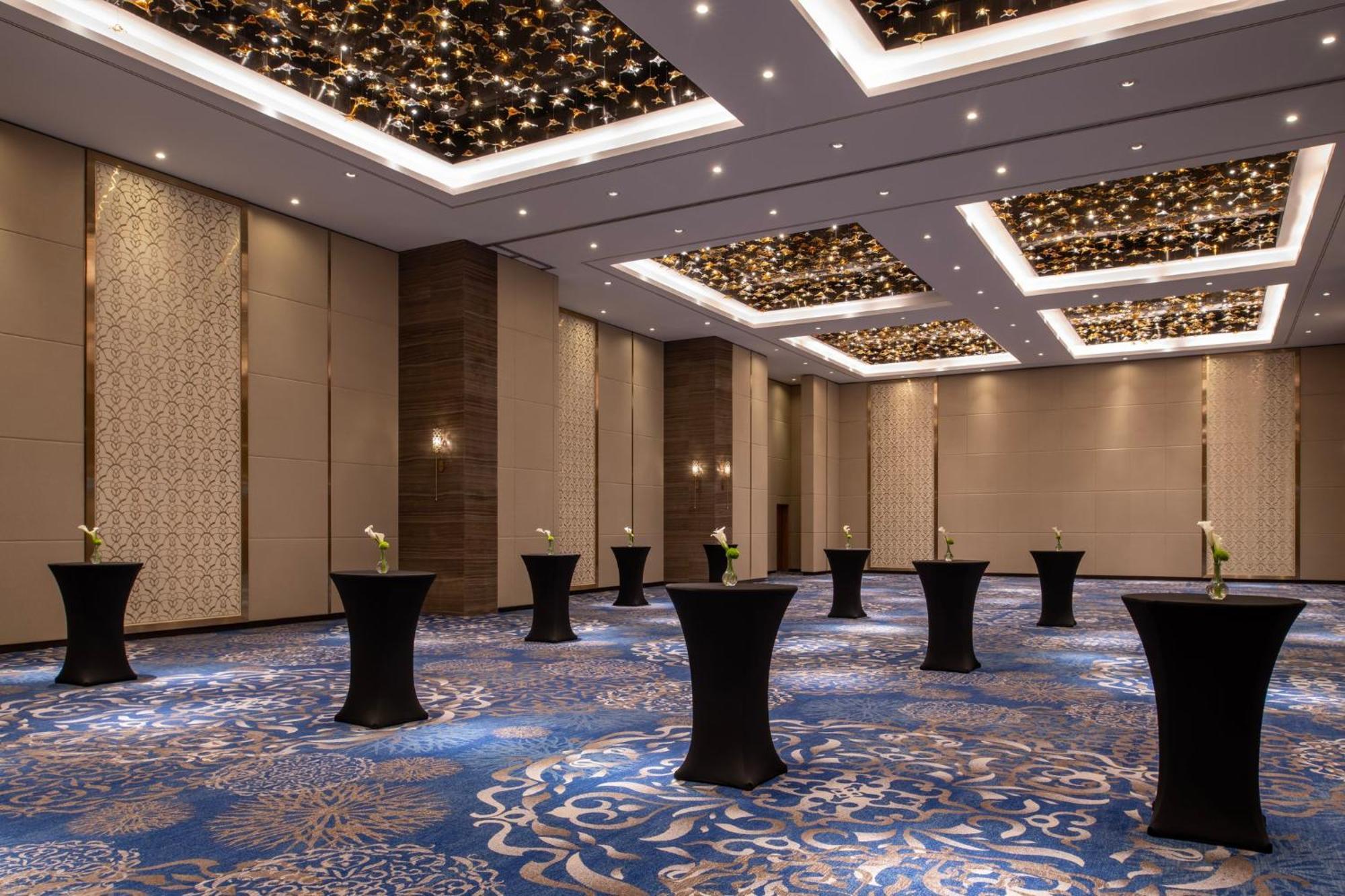 Abesq Doha Hotel And Residences, An Ihg Hotel Ngoại thất bức ảnh The ballroom